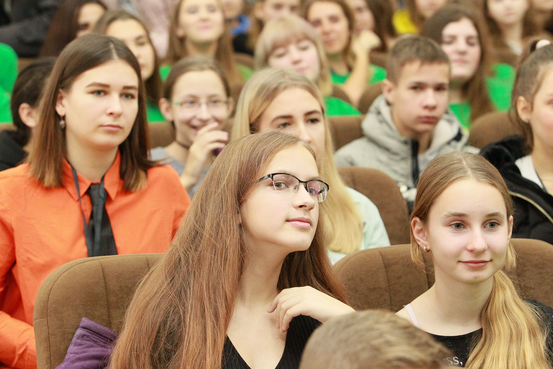 400 підлітків узяли участь у масштабному форумі демократії в Ірпені (фото)